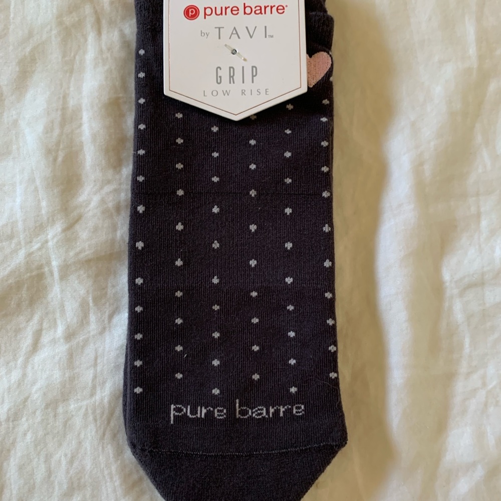 Pure Barre Charcoal Gray and Light Pink Grip Socks w Small Heart [Large]